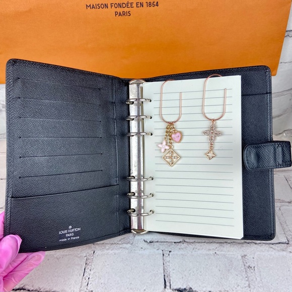 Louis Vuitton MM SIZE black taiga leather agenda planner with paper clips - Picture 7 of 15